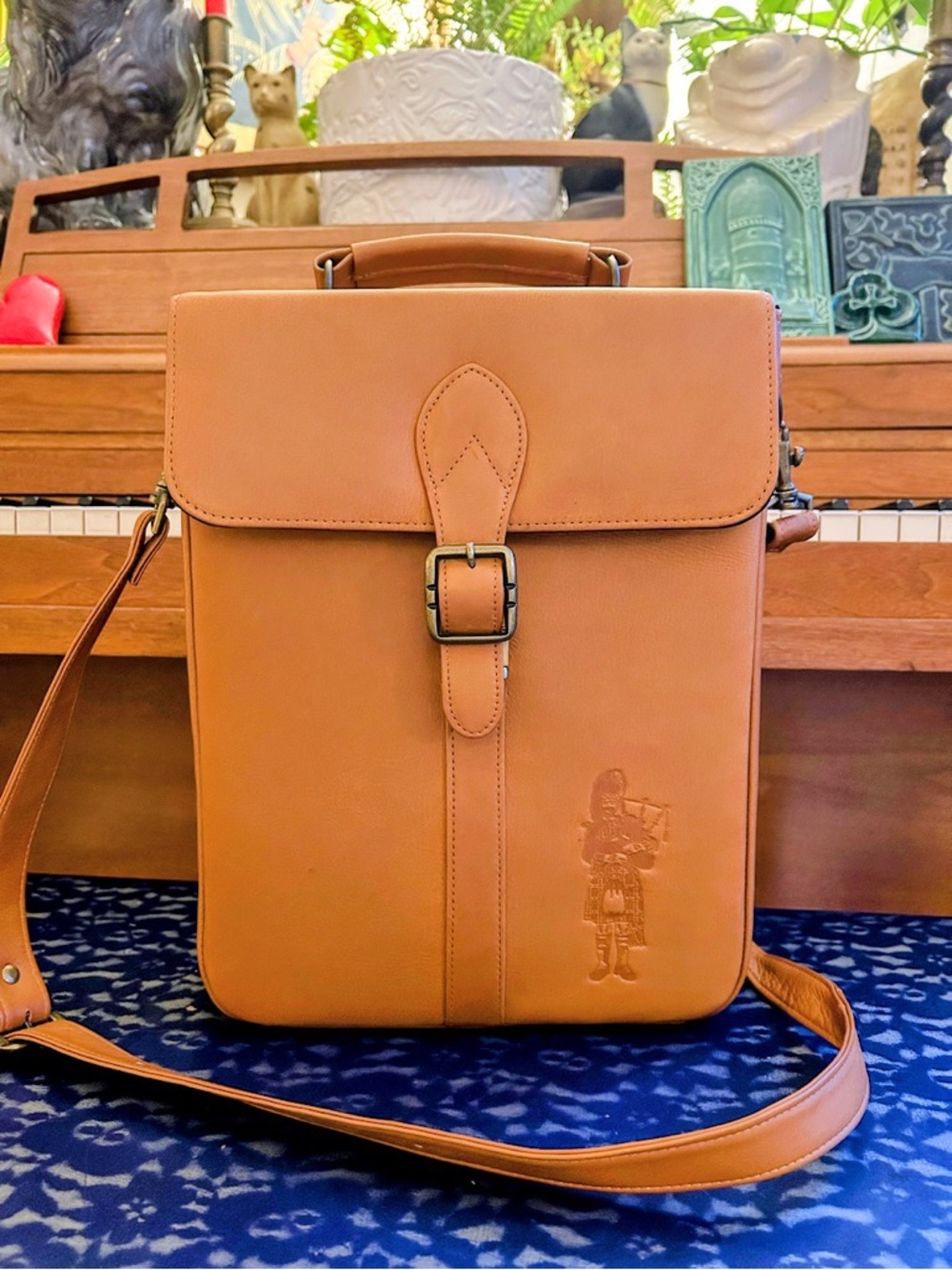 Winston Collection Tan Columbian Leather Dual Bottle Carrier